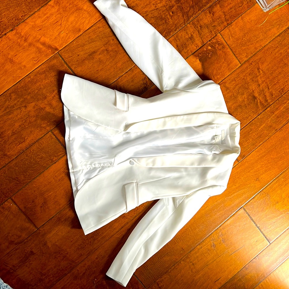 Lined white blazer